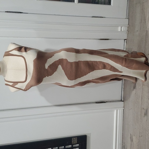 Colorblock Minimalist Sweater Dress Sz Medium - Picture 3 of 5